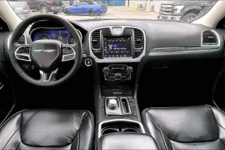 Chrysler 300 2023 Touring L 4dr Sedan