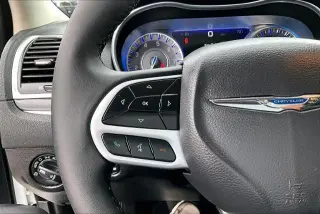 Chrysler 300 2023 Touring L 4dr Sedan