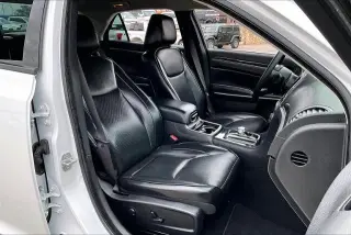Chrysler 300 2023 Touring L 4dr Sedan