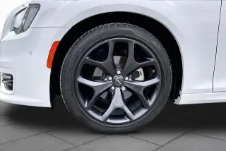 Chrysler 300 2023 Touring L 4dr Sedan