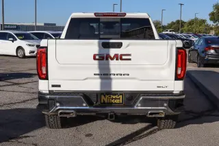 2022 GMC Sierra 1500 4WD Crew Cab 147 SLT