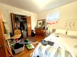 Propiedad en alquiler con 3 habitaciones y 1 baño en Somerville