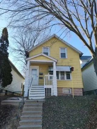 Propiedad en alquiler con 0 habitaciones y 1 baño en South Milwaukee