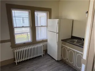 Propiedad en alquiler con 0 habitaciones y 1 baño en South Milwaukee