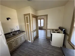 Propiedad en alquiler con 0 habitaciones y 1 baño en South Milwaukee