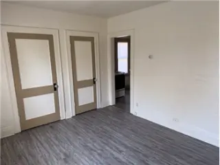 Propiedad en alquiler con 0 habitaciones y 1 baño en South Milwaukee