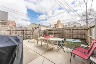 Propiedad en alquiler con 4 habitaciones y 2 baños en Chicago