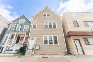 Propiedad en alquiler con 4 habitaciones y 2 baños en Chicago