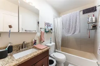 Propiedad en alquiler con 4 habitaciones y 2 baños en Chicago