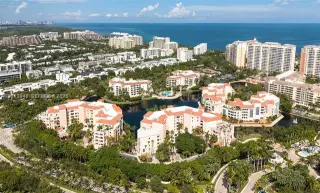 Propiedad en alquiler con 3 habitaciones y 3 baños en Key Biscayne