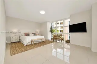 Propiedad en alquiler con 3 habitaciones y 3 baños en Key Biscayne