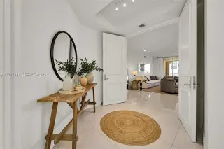 Propiedad en alquiler con 3 habitaciones y 3 baños en Key Biscayne