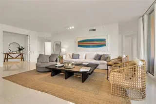 Propiedad en alquiler con 3 habitaciones y 3 baños en Key Biscayne