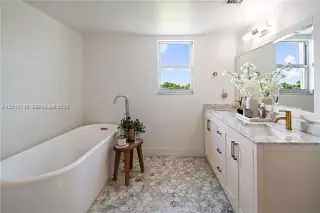 Propiedad en alquiler con 2 habitaciones y 2 baños en Key Biscayne