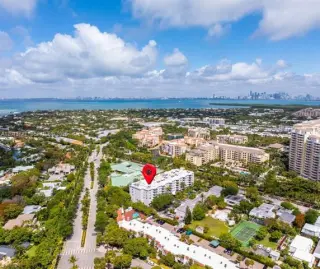 Propiedad en alquiler con 2 habitaciones y 2 baños en Key Biscayne