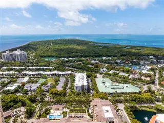 Propiedad en alquiler con 2 habitaciones y 2 baños en Key Biscayne