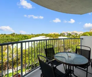 Propiedad en alquiler con 2 habitaciones y 2 baños en Key Biscayne