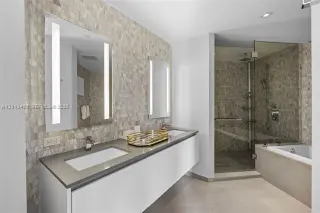 Propiedad en alquiler con 2 habitaciones y 2 baños en Miami