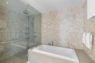 Propiedad en alquiler con 2 habitaciones y 2 baños en Miami