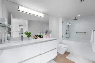Propiedad en alquiler con 2 habitaciones y 2 baños en Miami Beach
