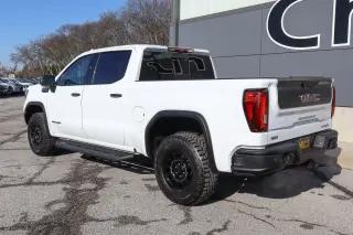 2023 GMC Sierra 1500 4WD Crew Cab 147 AT4X