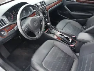 2013 Volkswagen Passat SEL Premium