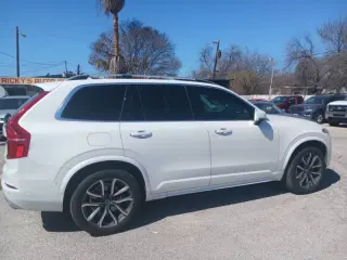 2019 Volvo XC90 T6 Momentum