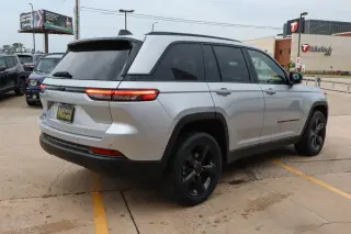 2023 Jeep Grand Cherokee Altitude 4x4