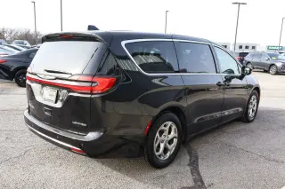 2024 Chrysler Pacifica Limited FWD