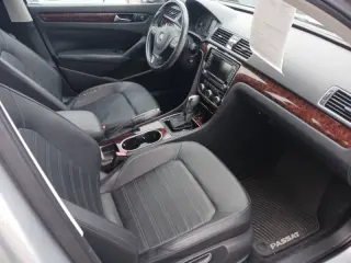2013 Volkswagen Passat SEL Premium