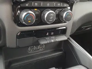 Ram 1500 2024 4x4 Laramie 4dr Crew Cab 5.6 ft. SB Pickup