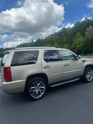 2013 Cadillac Escalade Luxury