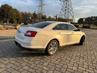 2011 Ford Taurus Limited