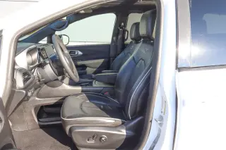 2025 Chrysler Pacifica Limited FWD