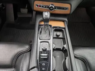 Volvo XC90 2020 AWD T6 Inscription SUV de 7 pasajeros de 4 puertas