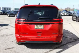 2025 Chrysler Pacifica Limited FWD