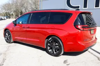 2025 Chrysler Pacifica Limited FWD