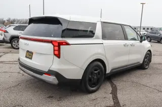 2025 Kia Carnival LXS FWD