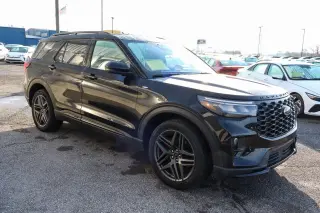 2025 Ford Explorer ST-Line 4WD