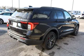 2025 Ford Explorer ST-Line 4WD