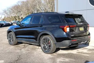 2025 Ford Explorer ST-Line 4WD