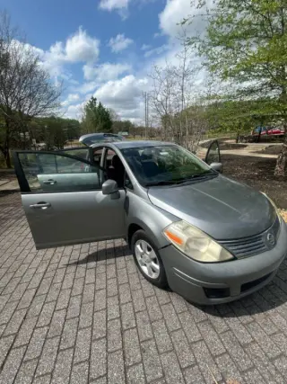 2009 Nissan Versa 1.8 S