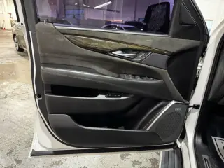2017 CADILLAC Escalade Platinum