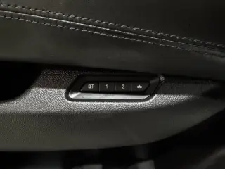 2017 CADILLAC Escalade Platinum
