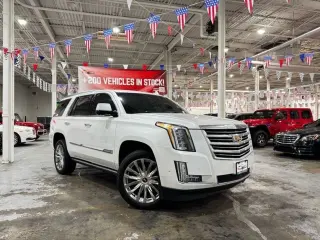 2017 CADILLAC Escalade Platinum