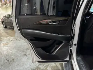 2017 CADILLAC Escalade Platinum