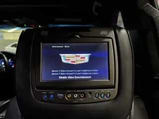 2017 CADILLAC Escalade Platinum