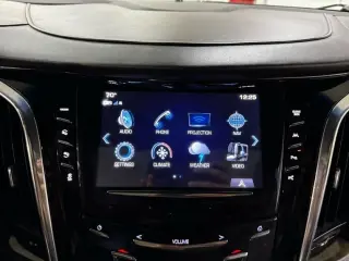 2017 CADILLAC Escalade Platinum