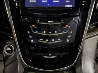 2017 CADILLAC Escalade Platinum