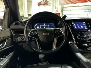 2017 CADILLAC Escalade Platinum